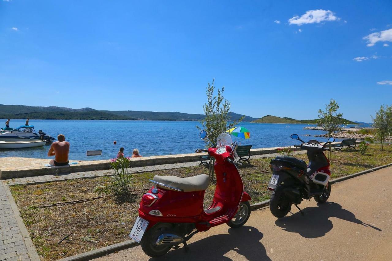 Apartments Fjaka Sveti Filip i Jakov Dış mekan fotoğraf